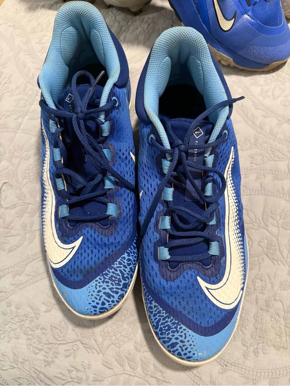 Nike Aplha Huarache Elite molded baseball cleats Blue and Light Blue